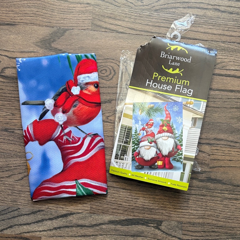 NWT Santa and Cardinal House Flag - Red and Blue